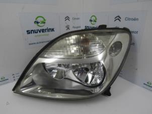 Used Headlight, left Renault Scénic I (JA) 1.8 16V Price € 30,00 Margin scheme offered by Snuverink Autodemontage