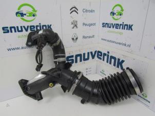 Used Air intake hose Renault Clio IV Estate/Grandtour (7R) 1.5 Energy dCi 90 FAP Price € 35,00 Margin scheme offered by Snuverink Autodemontage