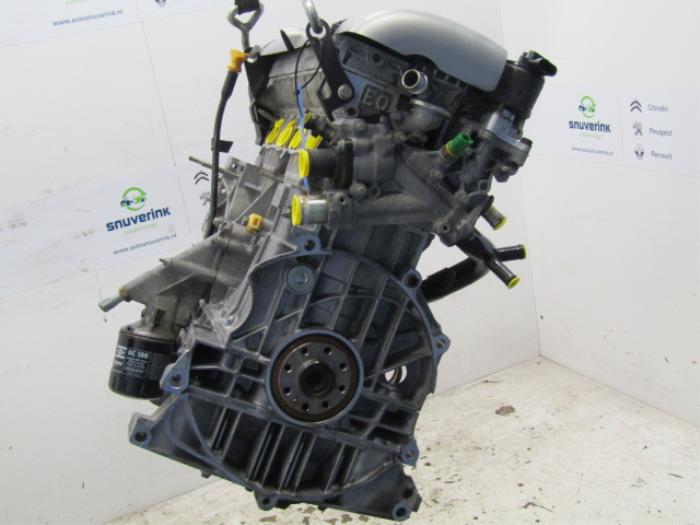 Motor de un Peugeot 406 Coupé (8C) 2.0 16V 2000