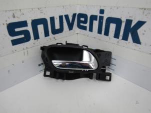 Used Door handle 2-door, right Peugeot 207 CC (WB) 1.6 16V Price € 20,00 Margin scheme offered by Snuverink Autodemontage