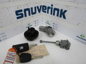 Used Set of locks Peugeot 207 CC (WB) 1.6 16V Price € 55,00 Margin scheme offered by Snuverink Autodemontage