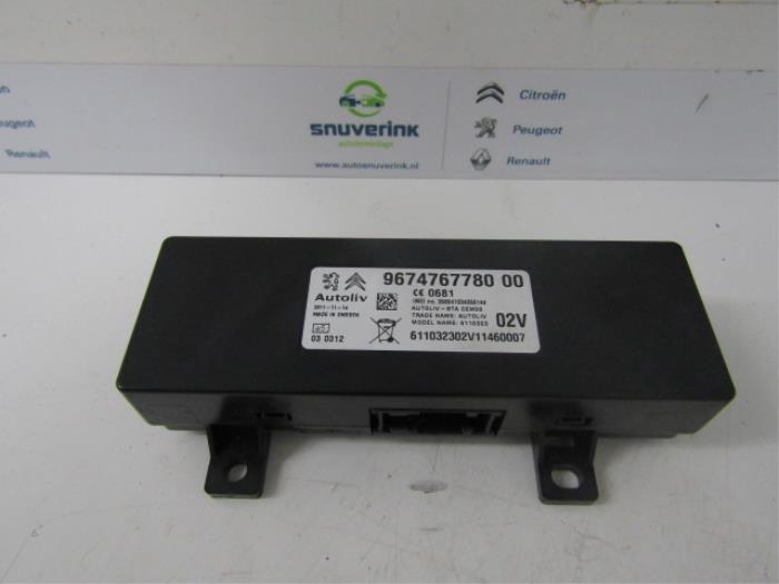 Navigation module from a Peugeot 207 CC (WB) 1.6 16V 2012