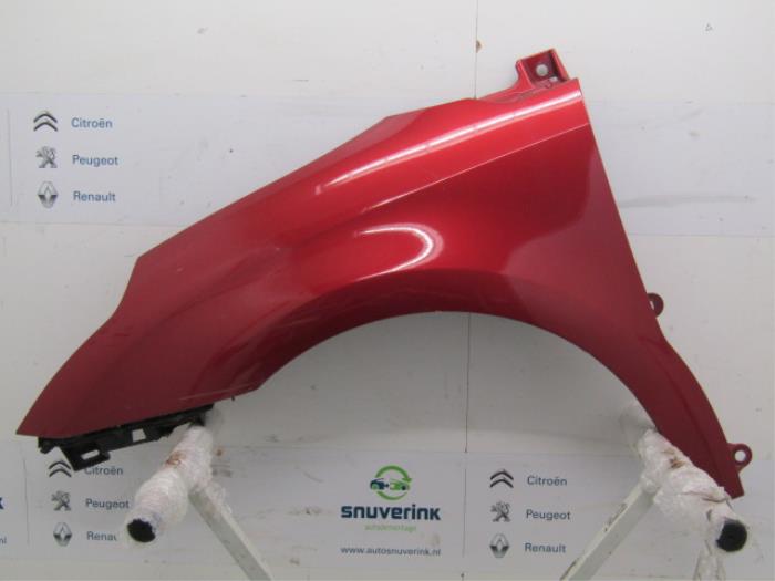 Front wing, left from a Citroën C4 Coupé (LA) 1.6 HDi 16V 110 2006