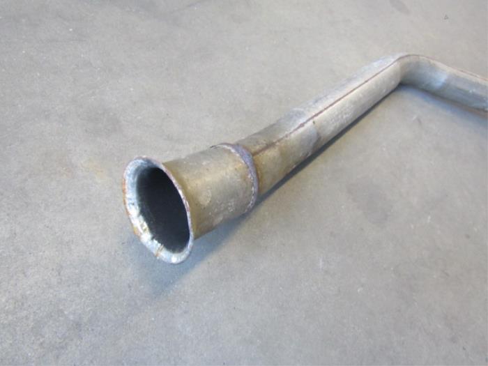 Exhaust middle silencer from a Citroën Xsara (N1) 1.4i X,SX 1999