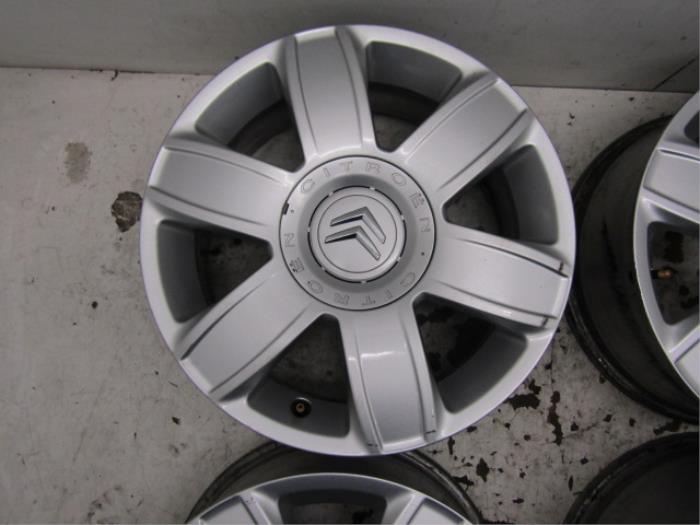 Set of sports wheels from a Citroën C4 Coupé (LA) 1.6 HDi 16V 110 2006