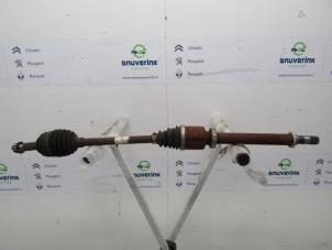 Used Front drive shaft, right Renault Clio III (BR/CR) 1.5 dCi FAP Price € 46,00 Margin scheme offered by Snuverink Autodemontage