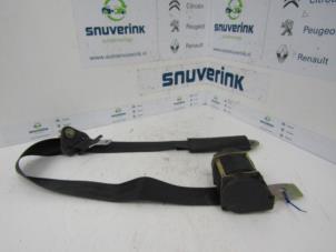 Used Front seatbelt, left Renault Trafic I (TXX) 2.1 D T900 Price € 75,00 Margin scheme offered by Snuverink Autodemontage