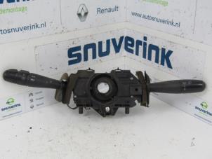 Usados Interruptor combinado columna de dirección Renault Trafic I (TXX) 2.1 D T900 Precio € 60,00 Norma de margen ofrecido por Snuverink Autodemontage