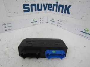 Używane Sterownik Rózne Renault Trafic I (TXX) 2.1 D T900 Cena € 40,00 Procedura marży oferowane przez Snuverink Autodemontage