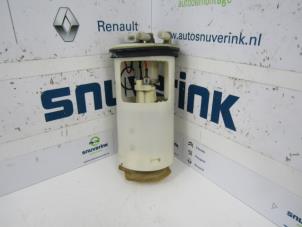 Używane Elektryczna pompa paliwa Citroen Saxo 1.6 VTR Cena € 30,00 Procedura marży oferowane przez Snuverink Autodemontage