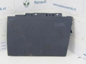 Gebrauchte Airbag knie links Peugeot 1007 (KM) 1.6 GTI,Gentry 16V Preis auf Anfrage angeboten von Snuverink Autodemontage