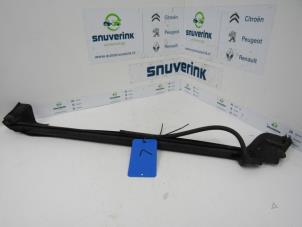 Used Rear window seal Peugeot 307 Price € 50,00 Margin scheme offered by Snuverink Autodemontage