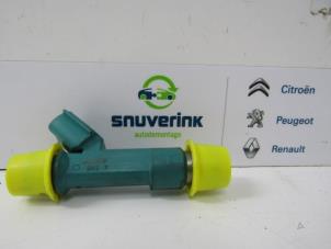 Usagé Injecteur (injection essence) Peugeot 107 1.0 12V Prix € 30,00 Règlement à la marge proposé par Snuverink Autodemontage