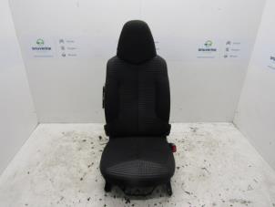 Używane Fotel prawy Peugeot 107 1.0 12V Cena € 60,00 Procedura marży oferowane przez Snuverink Autodemontage