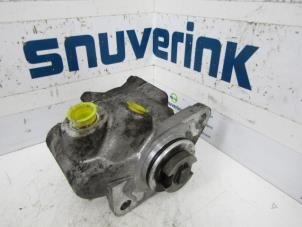 Gebrauchte Lenkkraftverstärker Pumpe Renault Master II (FD/HD) 2.8 dTi T35 Preis auf Anfrage angeboten von Snuverink Autodemontage
