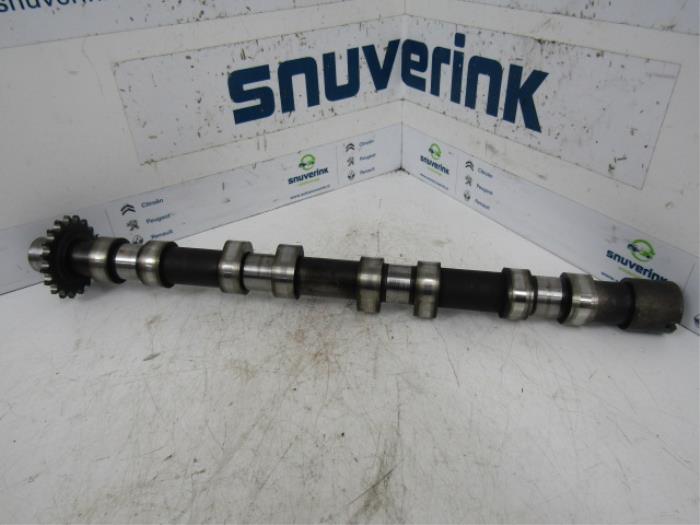 Camshaft from a Peugeot 307 (3A/C/D) 2.0 HDi 135 16V FAP 2004