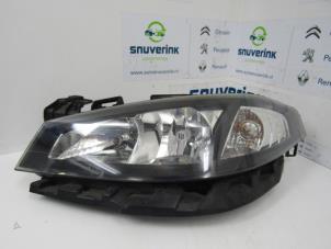 Used Headlight, left Renault Laguna II Grandtour (KG) 2.0 16V Price € 150,00 Margin scheme offered by Snuverink Autodemontage