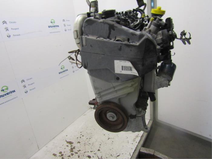 Motor van een Renault Clio IV Estate/Grandtour (7R) 1.5 Energy dCi 90 FAP 2015