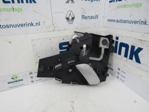 Usagé Poignée de porte arrière droite Citroen C5 I Break (DE) 2.2 HDi 16V FAP Prix € 28,00 Règlement à la marge proposé par Snuverink Autodemontage