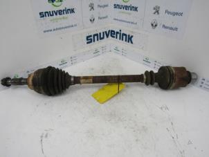 Used Front drive shaft, left Renault Trafic I (TXW) 1.9 D Price € 40,00 Margin scheme offered by Snuverink Autodemontage