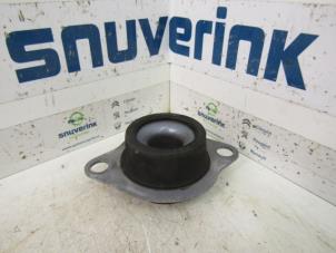 Used Engine mount Renault Twingo II (CN) 1.2 16V Price € 15,00 Margin scheme offered by Snuverink Autodemontage