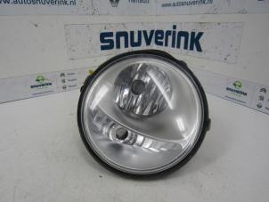 Używane Reflektor prawy Renault Twingo II (CN) 1.2 16V Cena € 25,00 Procedura marży oferowane przez Snuverink Autodemontage