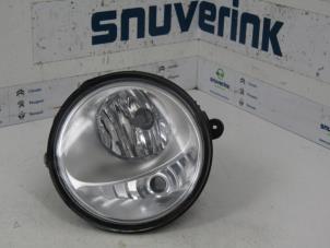 Używane Reflektor lewy Renault Twingo II (CN) 1.2 16V Cena € 25,00 Procedura marży oferowane przez Snuverink Autodemontage