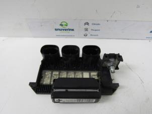 Usagé Boîte à fusibles Citroen Jumpy (G9) 1.6 HDI Prix € 36,30 Prix TTC proposé par Snuverink Autodemontage