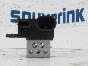Used Cooling fan resistor Renault Clio IV (5R) 0.9 Energy TCE 90 12V Price € 30,00 Margin scheme offered by Snuverink Autodemontage