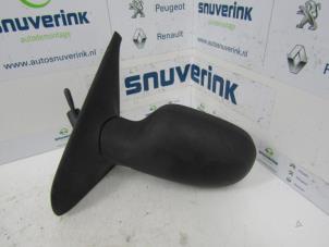 Used Wing mirror, left Renault Clio II Societe (SB) 1.5 dCi 65 Price € 30,00 Margin scheme offered by Snuverink Autodemontage