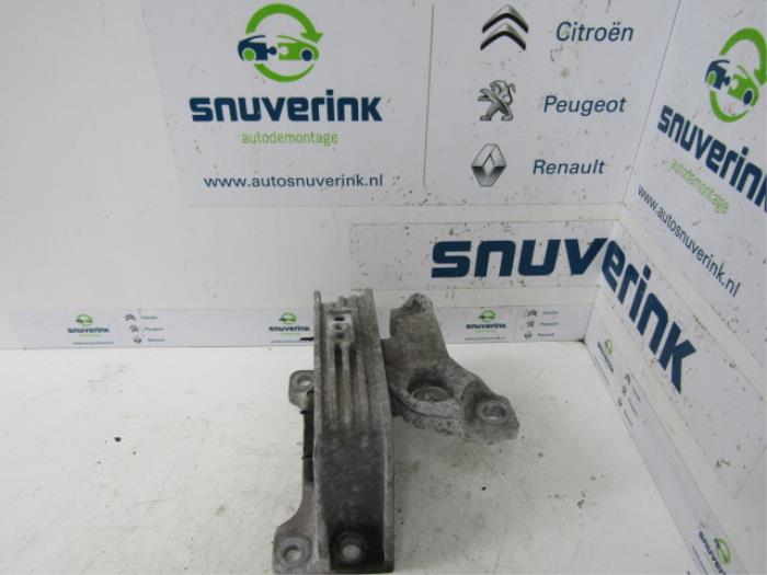 Used Engine mount Renault Master III (MA/MB/MC/MD/MH/MF/MG/MH) 2.3 dCi 16V Price € 36,30 Inclusive VAT offered by Snuverink Autodemontage