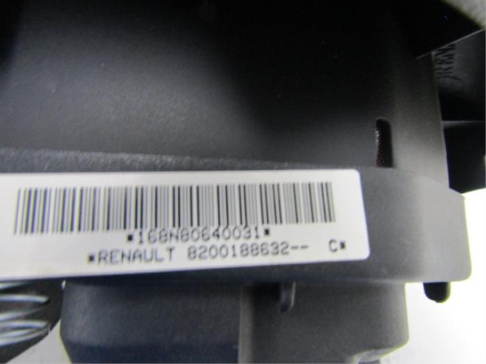 Left airbag (steering wheel) from a Renault Master III (FD/HD) 2.5 dCi 120 FAP 2008