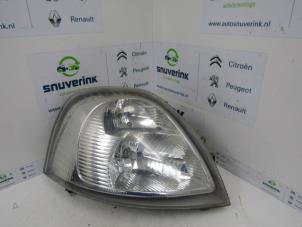 Used Headlight, right Renault Master III (FD/HD) 2.5 dCi 120 FAP Price € 78,65 Inclusive VAT offered by Snuverink Autodemontage