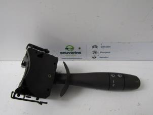 Used Wiper switch Renault Master III (FD/HD) 2.5 dCi 120 FAP Price € 54,45 Inclusive VAT offered by Snuverink Autodemontage
