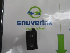 Used Switch Renault Master III (FD/HD) 2.5 dCi 120 FAP Price € 18,15 Inclusive VAT offered by Snuverink Autodemontage