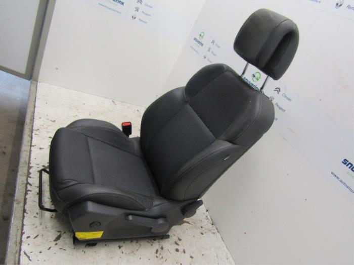 Fotel lewy z Peugeot 508 (8D) 2.0 Hybrid4 16V 2012
