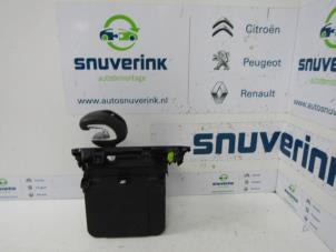 Used Automatic gear selector Peugeot 508 (8D) 2.0 Hybrid4 16V Price € 45,00 Margin scheme offered by Snuverink Autodemontage
