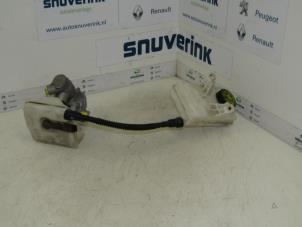 Used Master cylinder Peugeot Partner (GC/GF/GG/GJ/GK) 1.6 HDI 92 Price € 121,00 Inclusive VAT offered by Snuverink Autodemontage