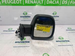 Used Wing mirror, right Peugeot Partner (GC/GF/GG/GJ/GK) 1.6 HDI 92 Price € 60,50 Inclusive VAT offered by Snuverink Autodemontage
