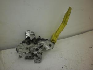 Used Bonnet lock mechanism Peugeot Partner (GC/GF/GG/GJ/GK) 1.6 HDI 90 16V Price on request offered by Snuverink Autodemontage