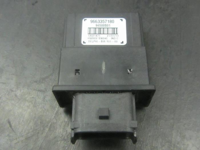 Usagé Ordinateur divers Peugeot 5008 I (0A/0E) 1.6 THP 16V Prix € 24,20 Prix TTC proposé par Snuverink Autodemontage