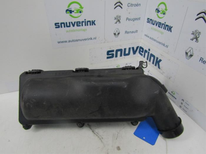 Begagnade Luftfilterhus Peugeot 5008 I (0A/0E) 1.6 THP 16V Pris € 30,83 Inklusive moms erbjuds av Snuverink Autodemontage
