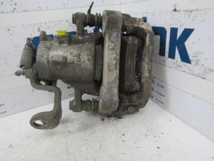 Used Rear brake calliper, right Peugeot 5008 I (0A/0E) 1.6 HDiF 16V Price € 30,00 Margin scheme offered by Snuverink Autodemontage