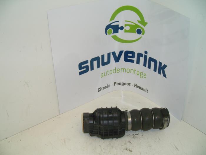 Gebrauchte Intercooler Schlauch Peugeot 5008 I (0A/0E) 1.6 HDiF 16V Preis € 31,49 Margenregelung angeboten von Snuverink Autodemontage