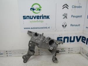 Used Alternator upper bracket Peugeot Partner (GC/GF/GG/GJ/GK) 1.6 BlueHDi 100 Price € 42,35 Inclusive VAT offered by Snuverink Autodemontage