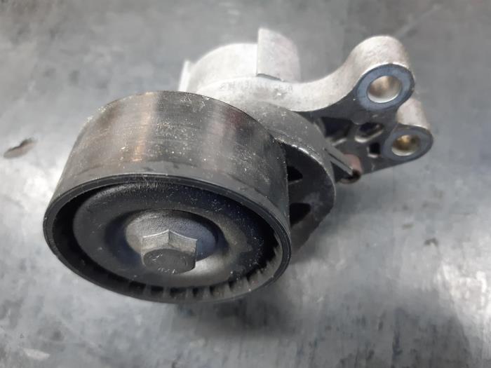 Usados Rodillo tensor correa múltiple Peugeot 206+ (2L/M) 1.4 XS Precio € 25,00 Norma de margen ofrecido por Snuverink Autodemontage