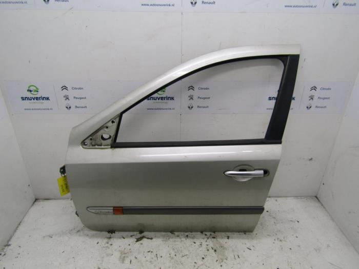 Doors 4-door, front left with part number 7782014578 stock