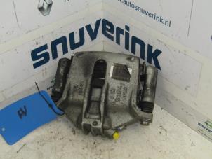 Usagé Etrier de frein (pince) avant droit Citroen C3 (SC) 1.6 HDi 92 Prix € 50,00 Règlement à la marge proposé par Snuverink Autodemontage