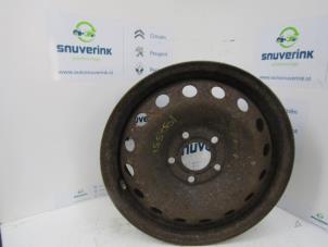 Used Wheel Renault Trafic New (FL) 1.9 dCi 82 16V Price € 36,30 Inclusive VAT offered by Snuverink Autodemontage