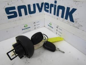 Used Fuel cap Renault Clio II (BB/CB) 1.4 16V Price on request offered by Snuverink Autodemontage